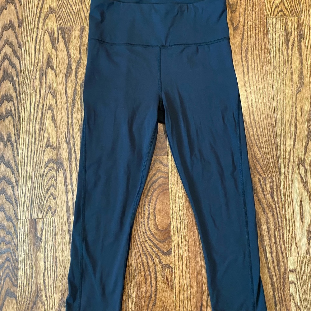 Athleta XS Black Capri Leggings with Pockets